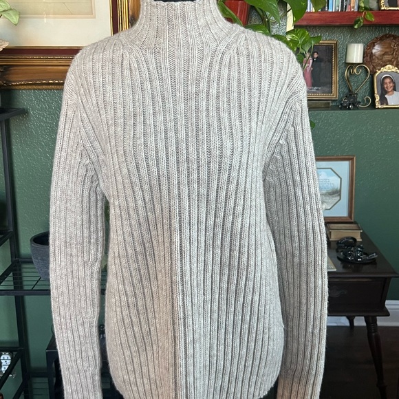 Lauren Ralph Lauren woman’s Cream Turtleneck Sweater - Picture 3 of 5